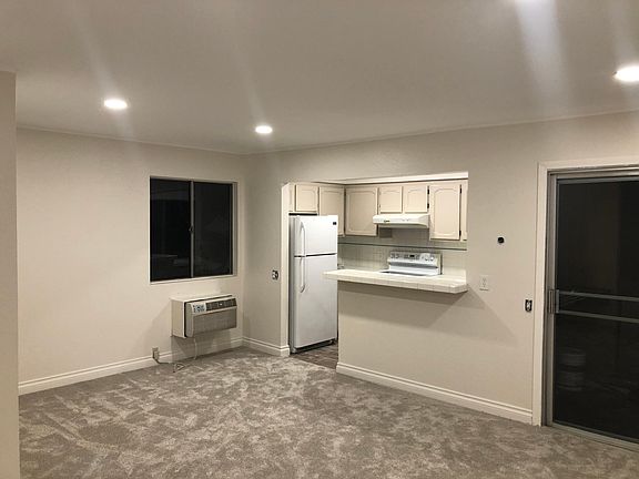 5th image of 7972 Mission Center Ct