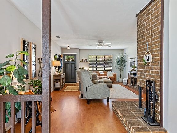 4th image of 2932 Oakridge Dr