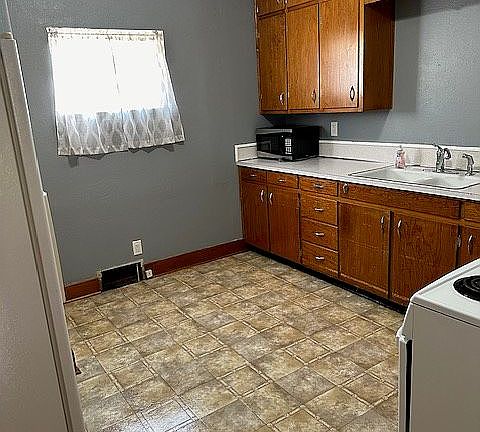 4th image of 805 Hill St