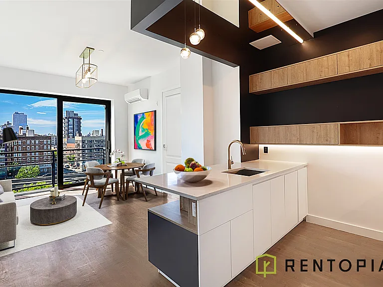 125 Borinquen Pl #323 — Photo 1