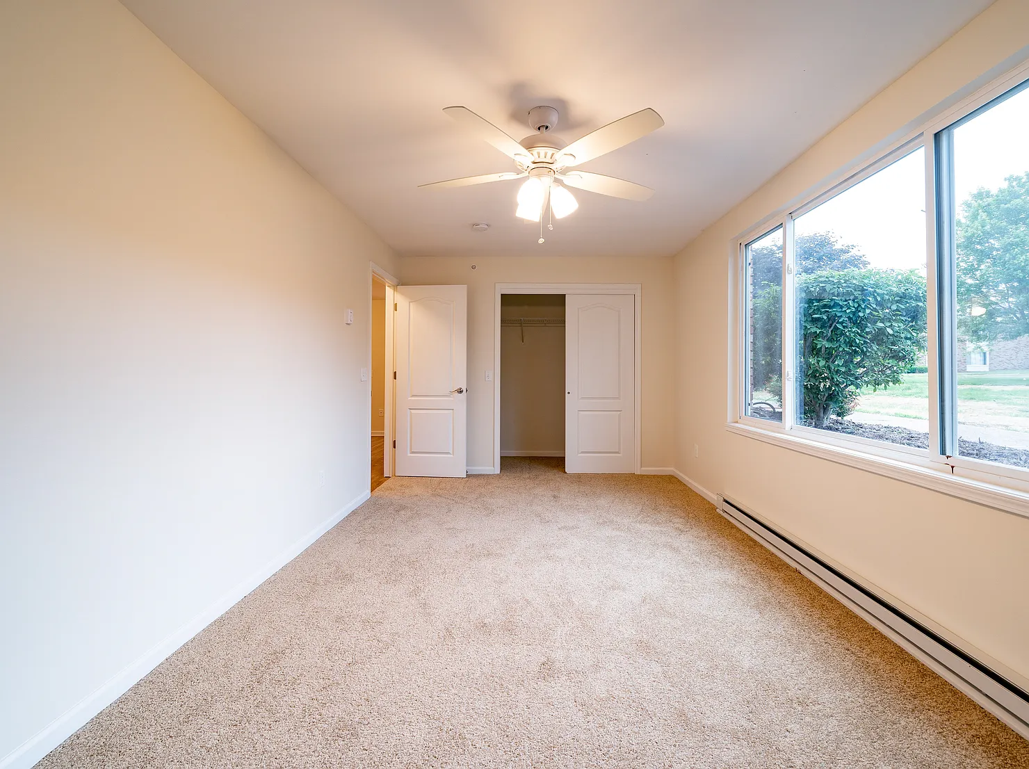 2 bed, 820 sqft, $1,348 — Photo 3