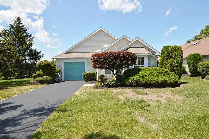 1st image of 2530 Woodbine Ln
