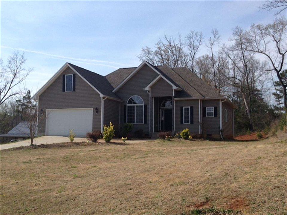 1st image of 219 Riverbank Ct