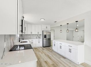 956 Hearthside Ct, Jacksonville, FL 32221