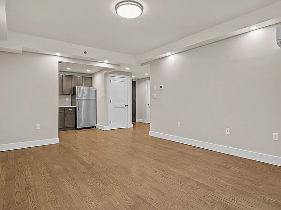 3rd image of 2885 W 15th St APT 2Q