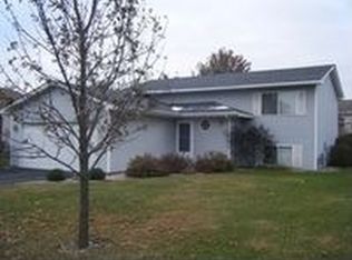 724 Sunwood Park Dr, Waite Park, MN 56387