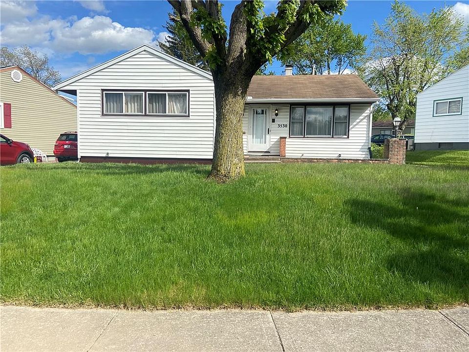 2nd image of 3530 Lancashire Dr