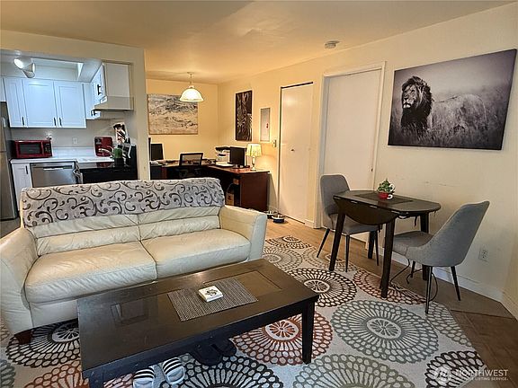 3rd image of 21301 52nd Avenue W #B112