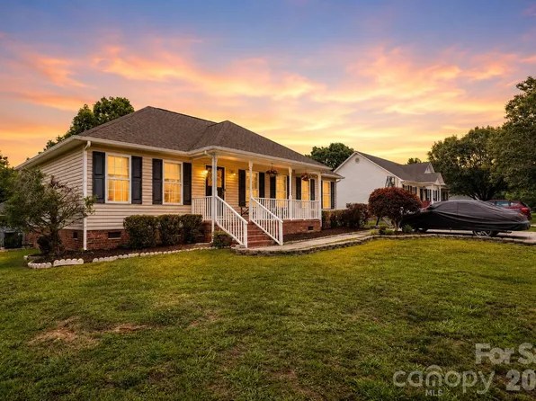 1668 Quail Rush Dr, Rock Hill, SC 29730