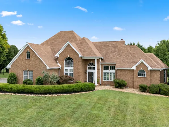 3746 Jackson Bend Dr, Louisville, TN 37777