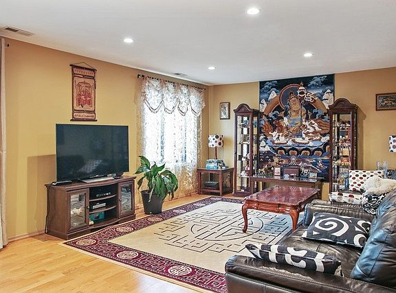 4th image of 1717 W Crystal Ln Unit 311