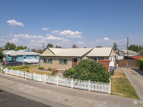 2nd image of 857 S Grand Drive