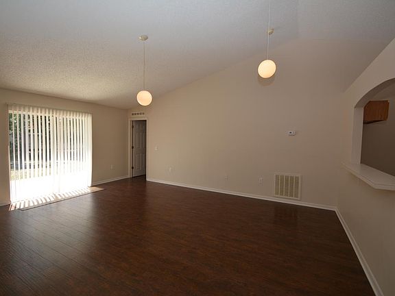 5th image of 20 Pine Cottage Ln