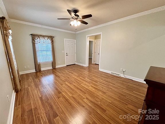 5th image of 81 Beechnut Dr