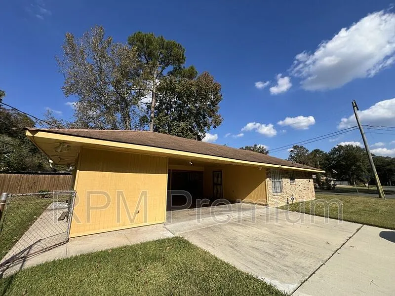 3 bed, 2.0 bath, 1710 sqft, $1,625 — Photo 4