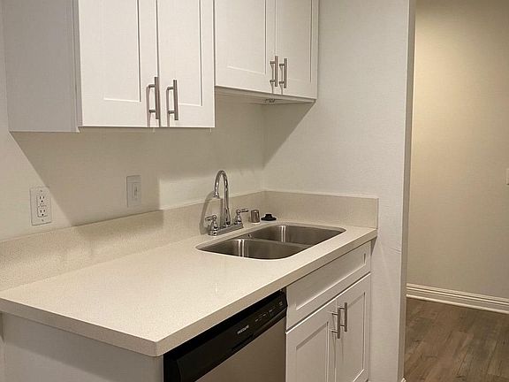 5th image of 1019 E Glenoaks Blvd APT 203