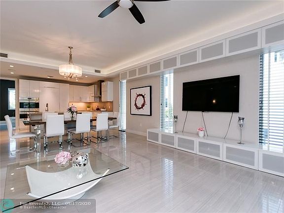 3rd image of 255 Shore Ct