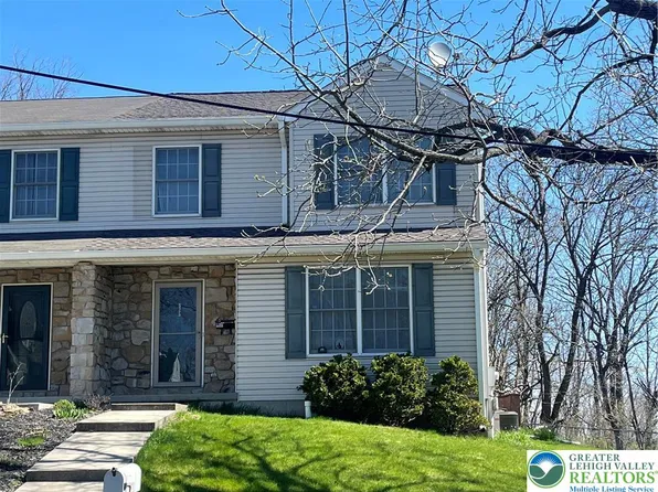 525 S New St, Nazareth, PA 18064