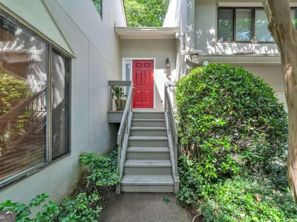 8 Gilbert Trl NE, Atlanta, GA 30308