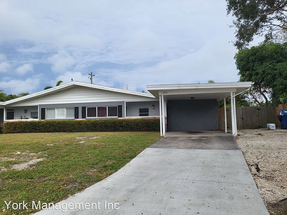 1st image of 2923 Bentley St