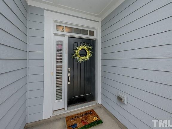 2nd image of 33 Woods Manor Ln