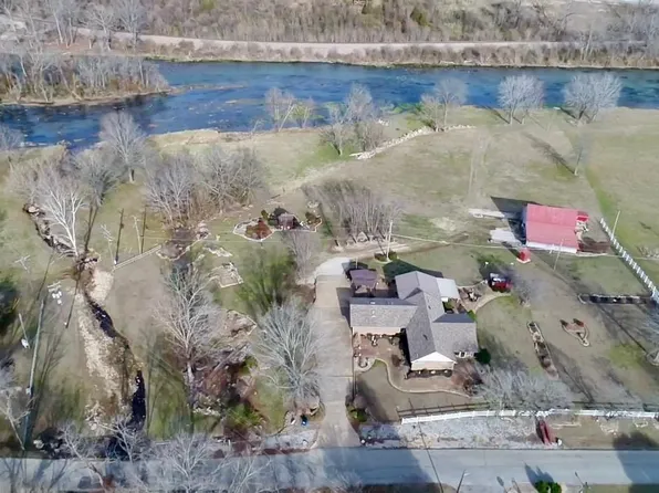 382 Riverview Dr, Mammoth Spring, AR 72554