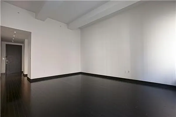 Sold by LG Fairmont Group | media 5