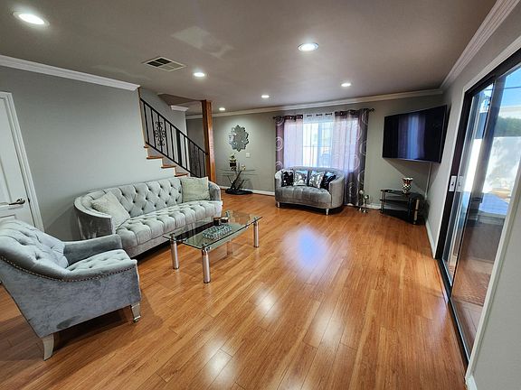 5th image of 7046 De Celis Pl Unit 8