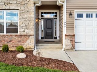 4909 Summer Rain Dr, Wentzville, MO 63385