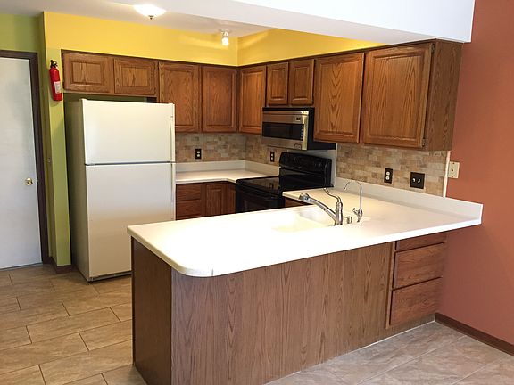 3rd image of 6019 Oak Creek Dr