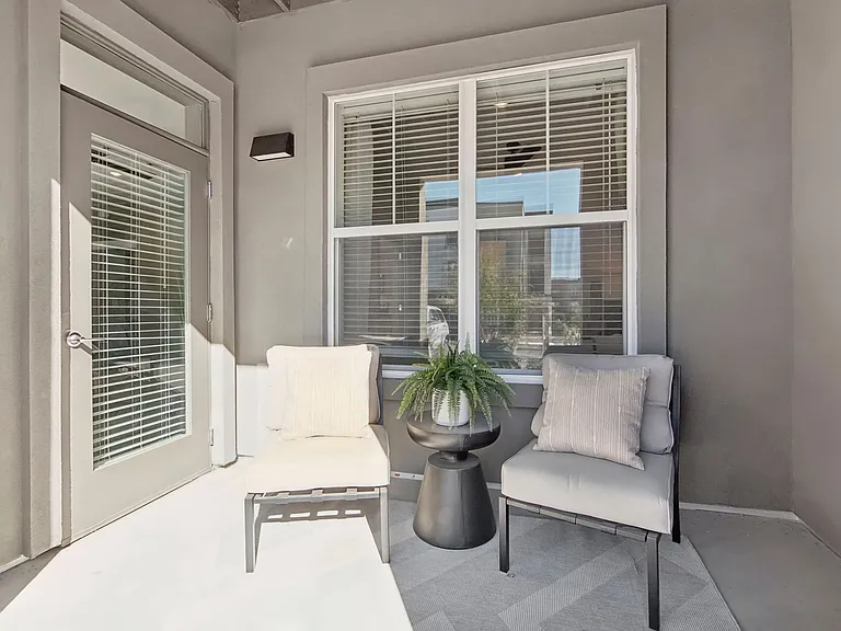 The Maddox Luxury Apartments — Photo 45