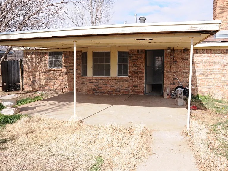2705 John Dr — Photo 21