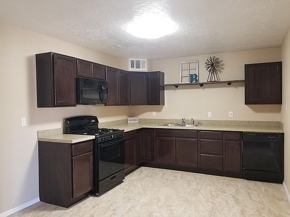3rd image of 4904 Cerritos Ave SW