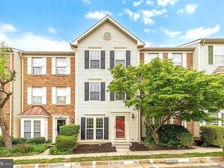 4284 Wheeled Caisson Sq — Photo 1