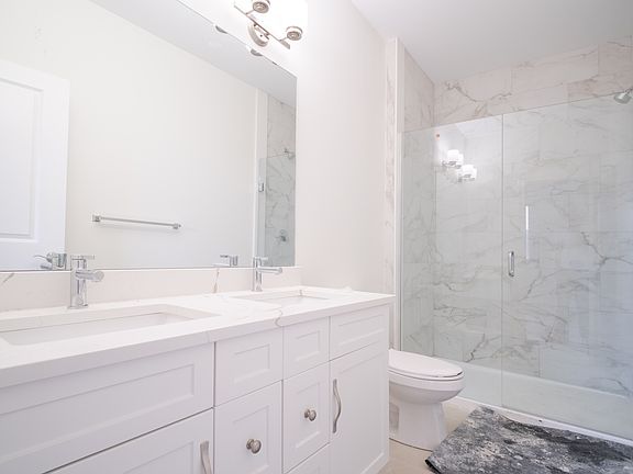 2nd image of 124 Callams Bay Cres