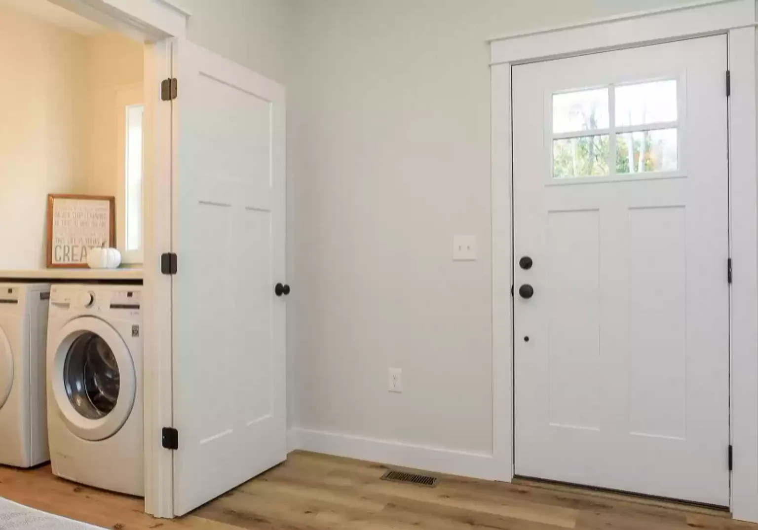 Beautiful 2-Bedroom Townhouse in Milford — Photo 4