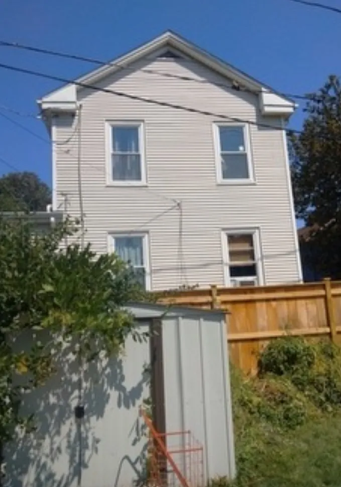 3 bed, 1140 sqft, $2,700 — Photo 3