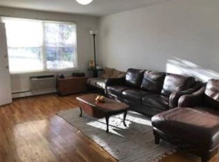 3090 Mullan Pl, Bronx, NY 10465