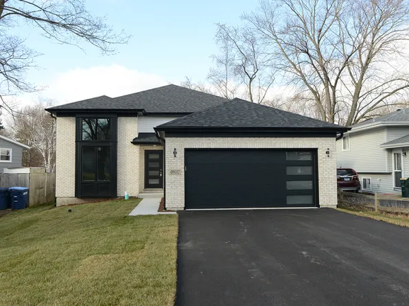 0N112 Leonard St, Winfield, IL 60190