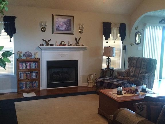 4th image of 730 Park Hills St