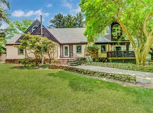 1052 Croton Rd, Pittstown, NJ 08867