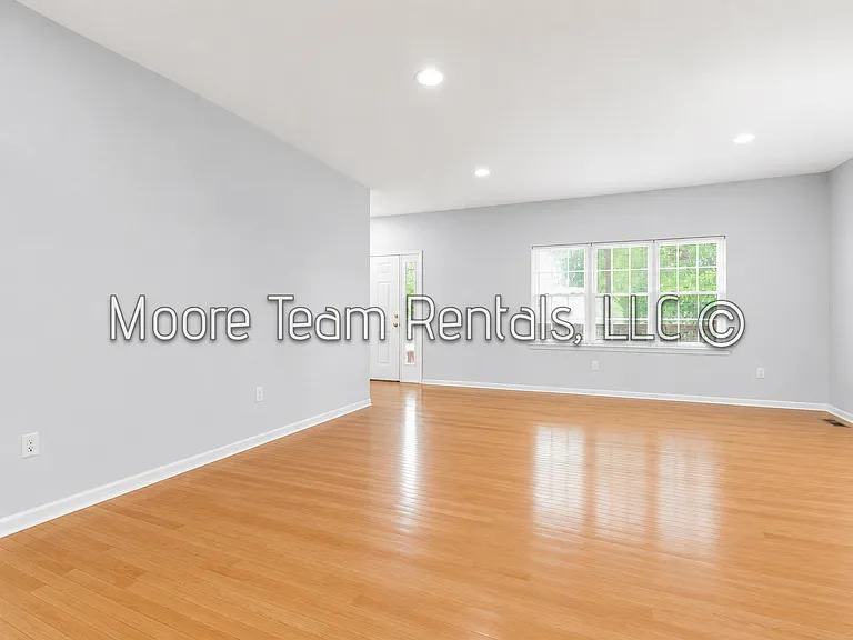 250 Highland Golf Dr — Photo 7