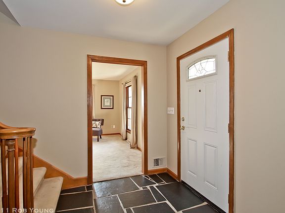 2nd image of 1863 Onaway Dr SE