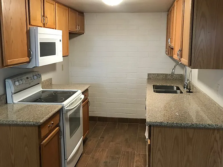 8562 E Roosevelt St — Photo 5