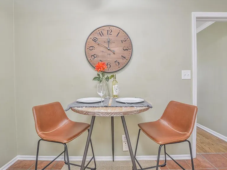 807 Marstevan Dr NE #B — Photo 11