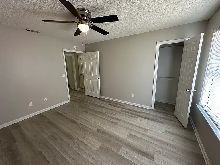917 Summer Dr — Photo 6