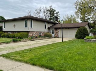 205 Garden Rd, Normal, IL 61761