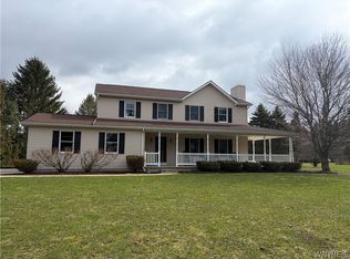 12110 Creekridge Dr, East Aurora, NY 14052