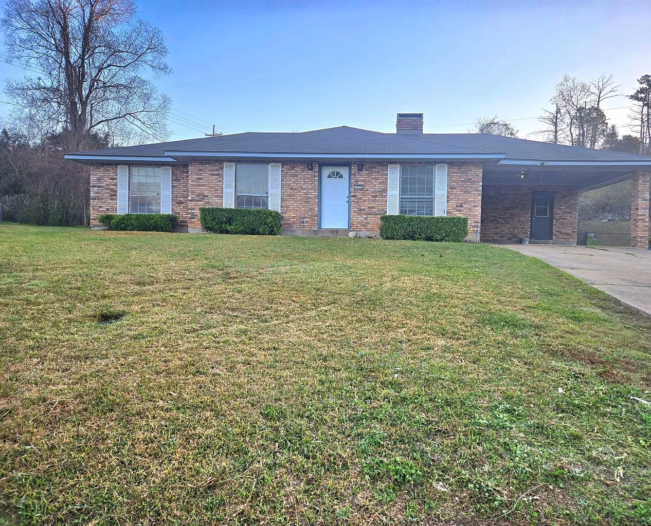 3 Bedroom 2 Bathroom Brick Home in Pineville - Large Yard - $1600 per month — Photo 1