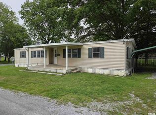 201 E 3rd St, Christopher, IL 62822